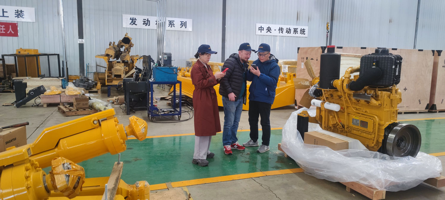 SD32 320HP 潍柴发动机推土机