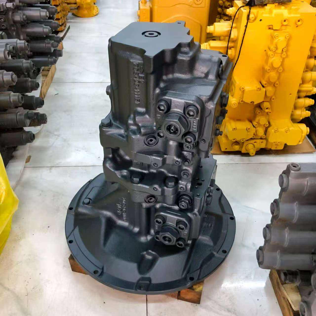 PC350-7主泵
